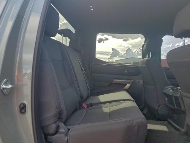 Toyota Tundra Crewmax Sr Image 3