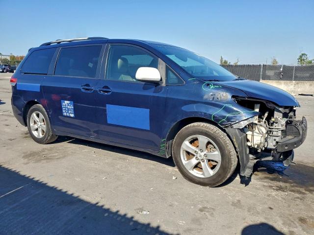 Toyota Sienna Le Image 10