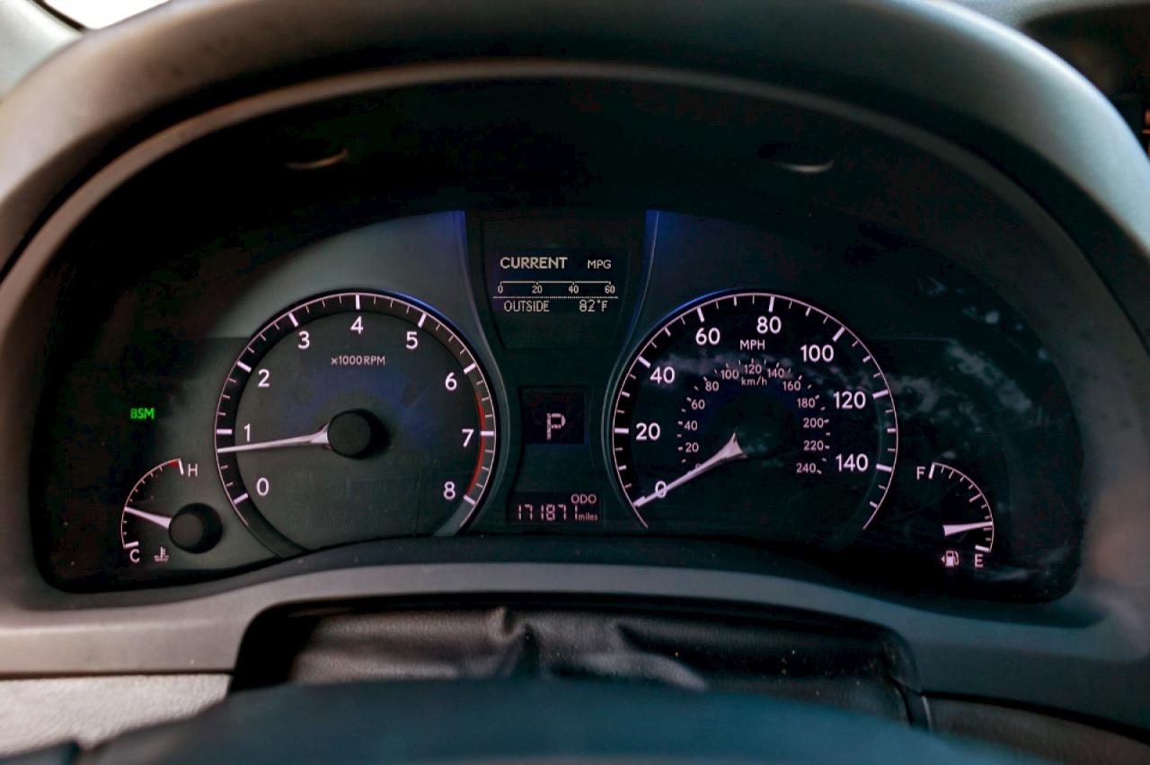 Lexus RX 350 Base Image 9