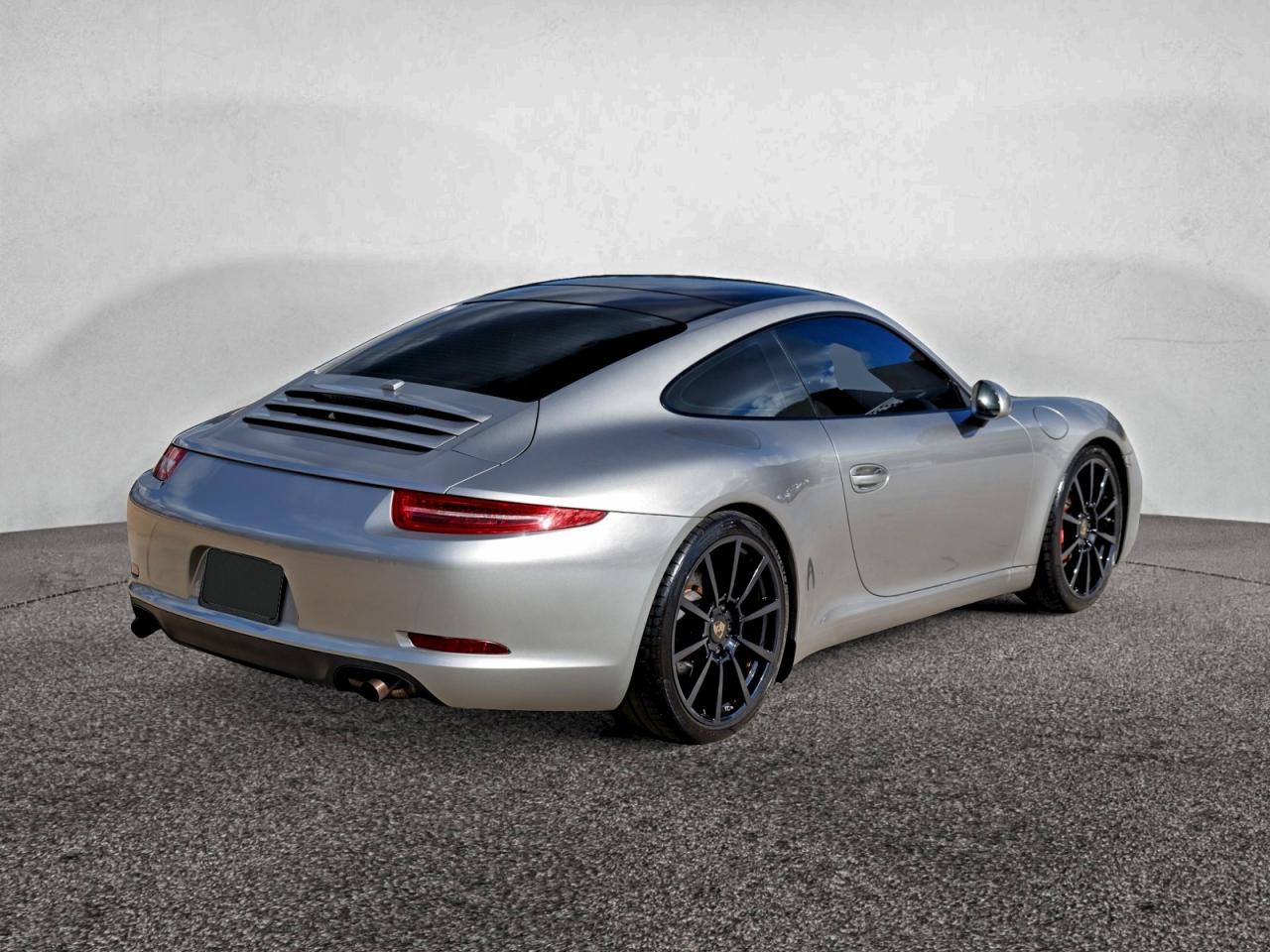 Porsche 911 Carrera Image 9