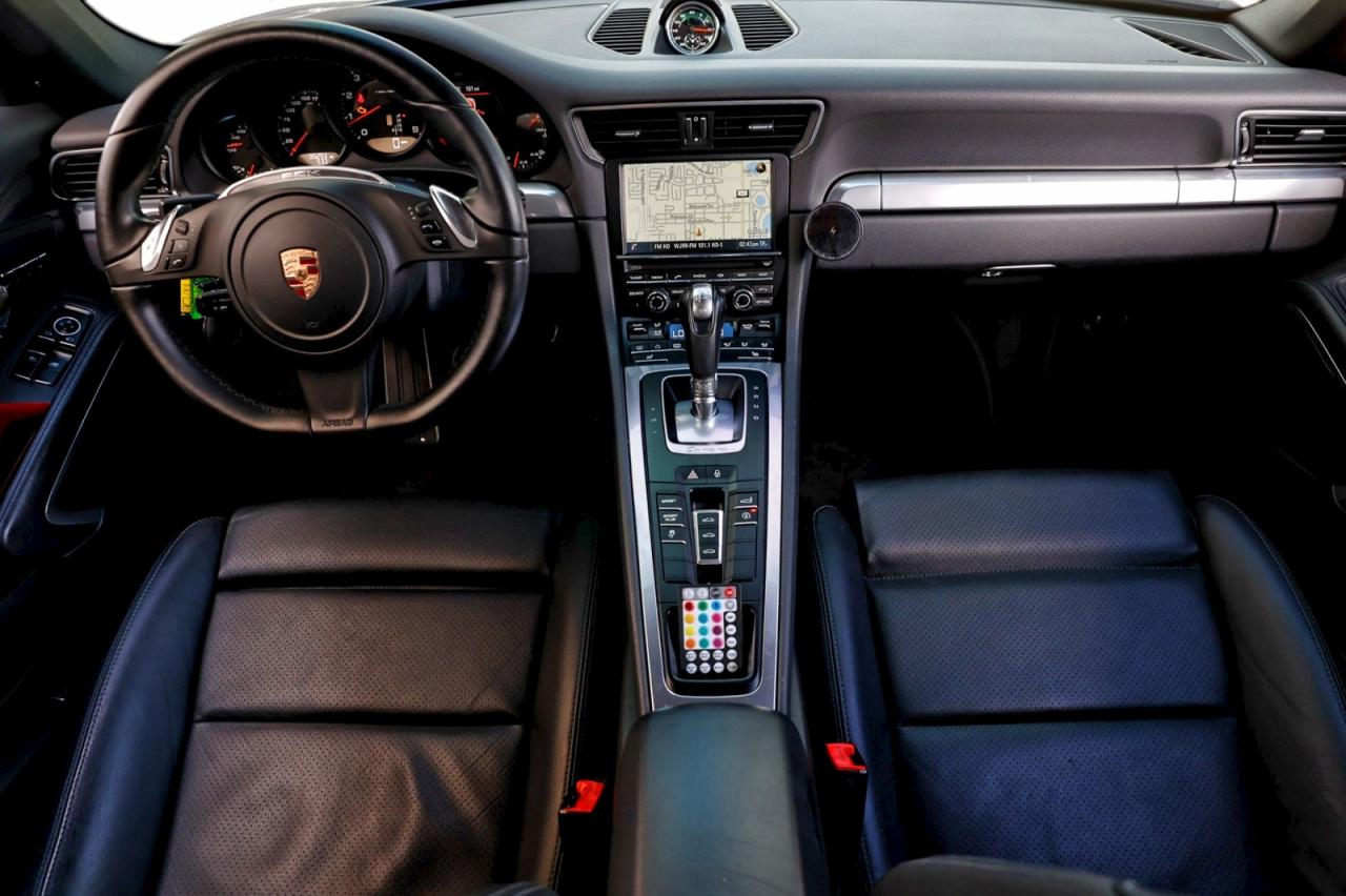 Porsche 911 Carrera Image 6