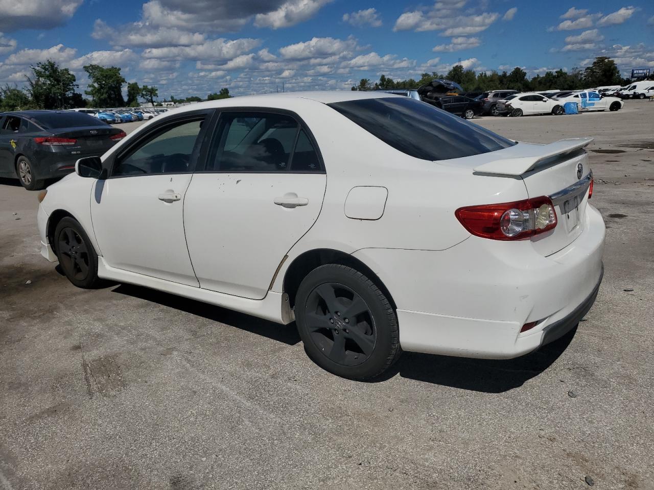 Toyota Corolla Base Image 2