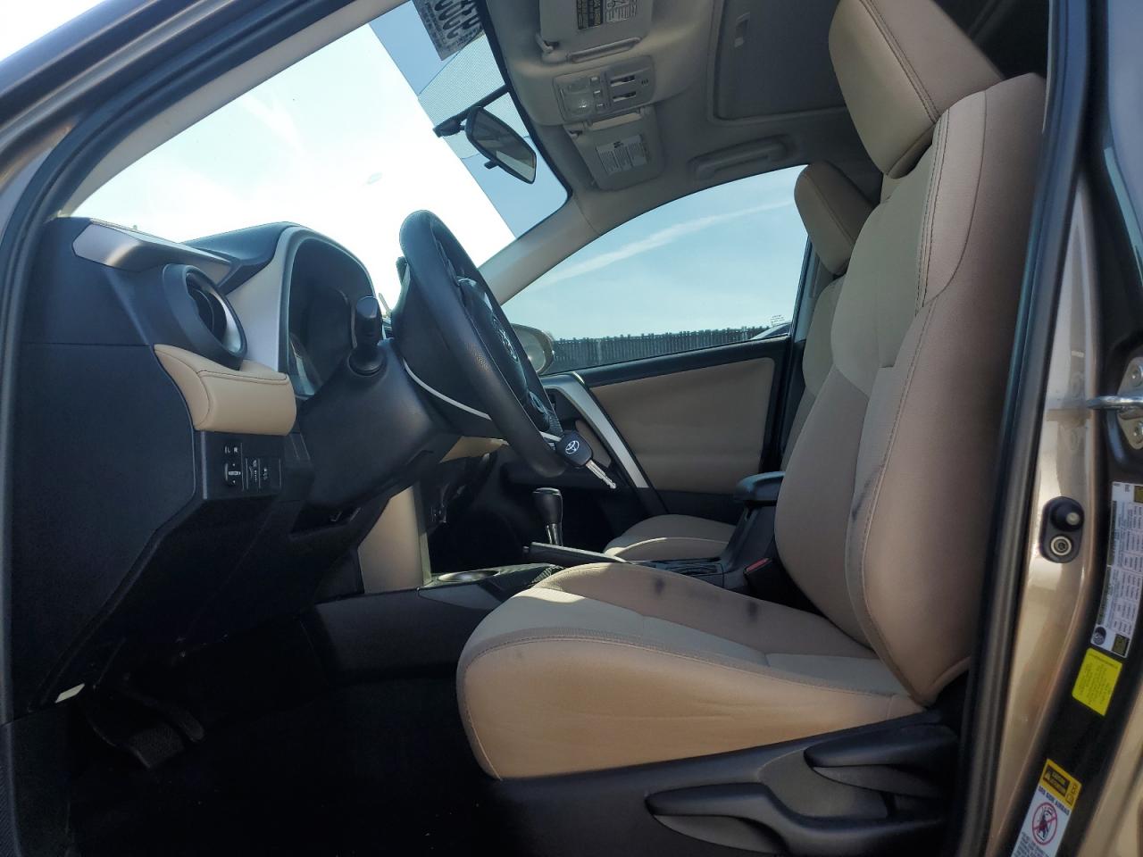 Toyota RAV4 Xle Image 6