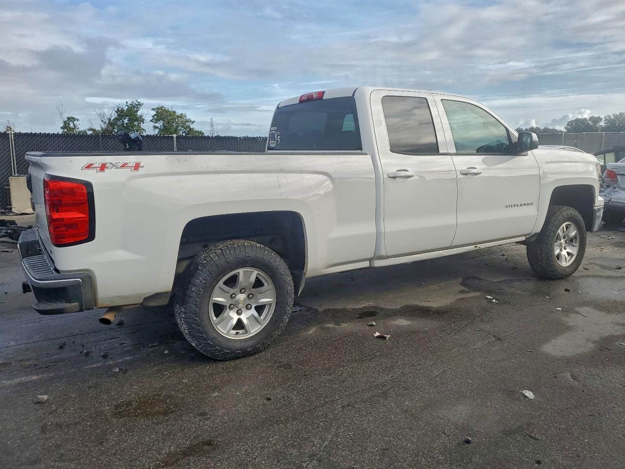 Chevrolet Silverado K1500 Lt Image 12