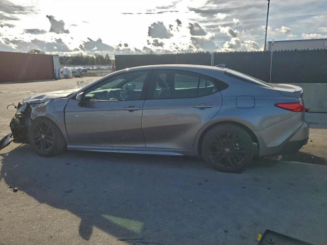 Toyota Camry Xse Image 5