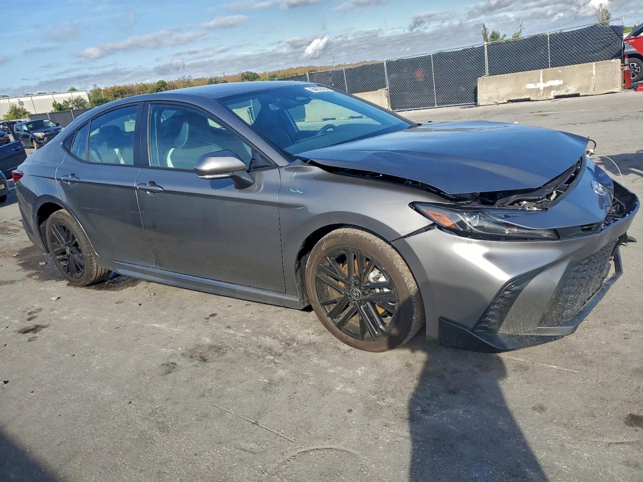 Toyota Camry Xse Image 2