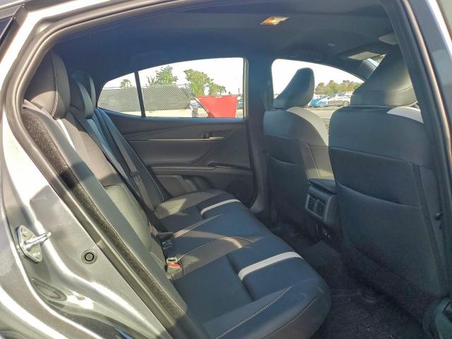 Toyota Camry Xse Image 10