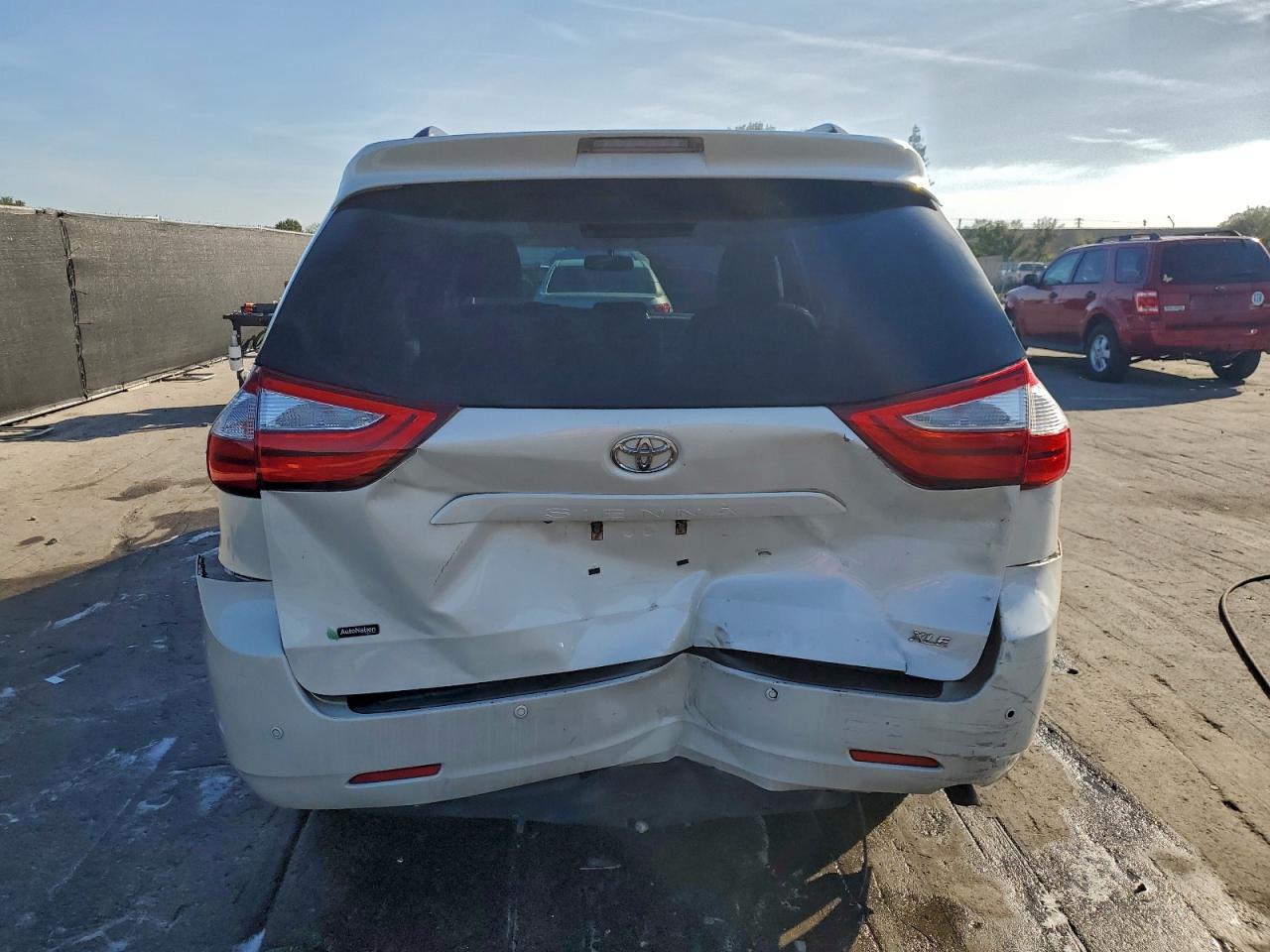 Toyota Sienna Xle Image 7