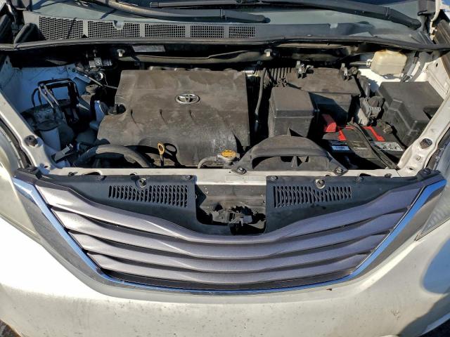 Toyota Sienna Xle Image 10