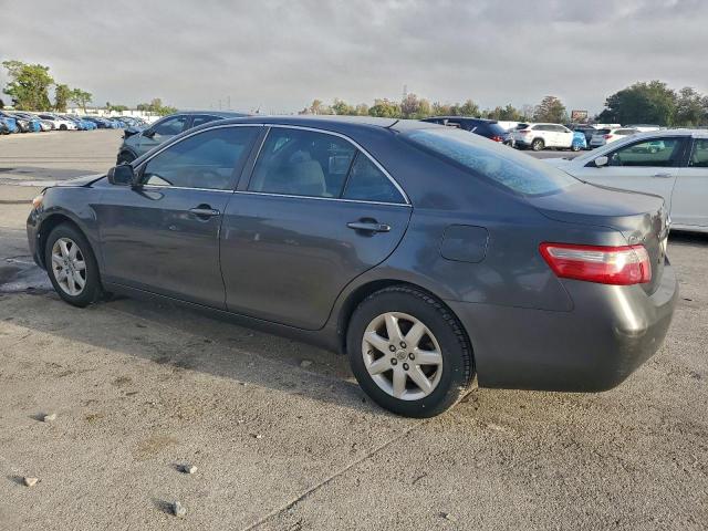 Toyota Camry Ce Image 2