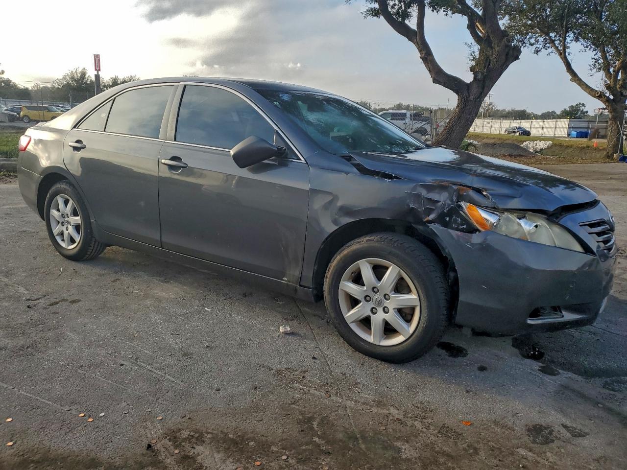 Toyota Camry Ce Image 4