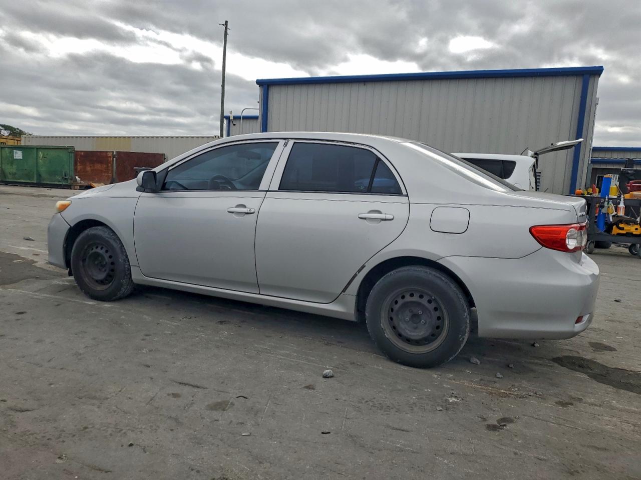 Toyota Corolla Base Image 2