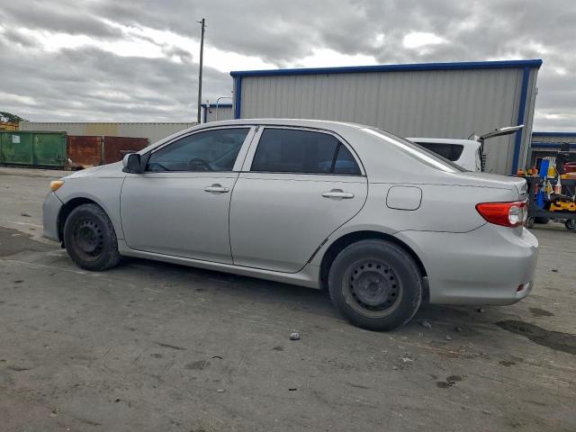 Toyota Corolla Base Image 2