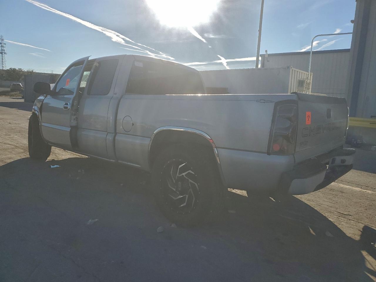 Chevrolet Silverado C1500 Image 4