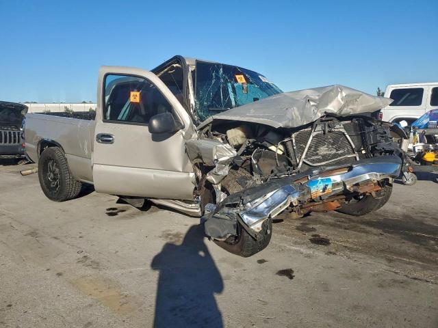 Chevrolet Silverado C1500 Image 3