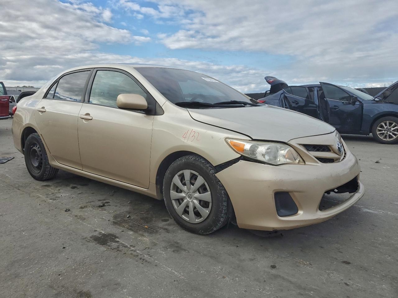 Toyota Corolla Base Image 2