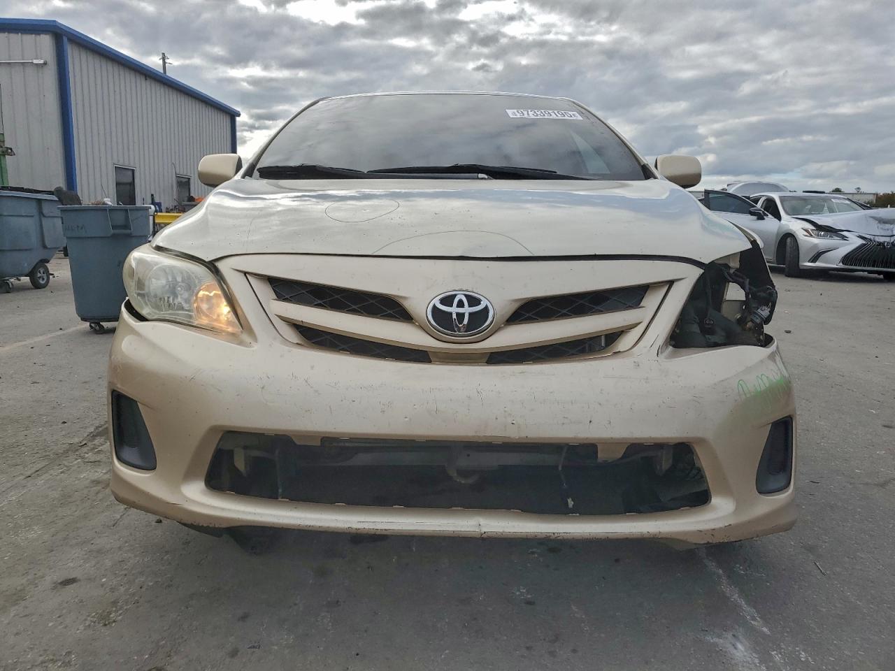 Toyota Corolla Base Image 4