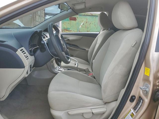 Toyota Corolla Base Image 7