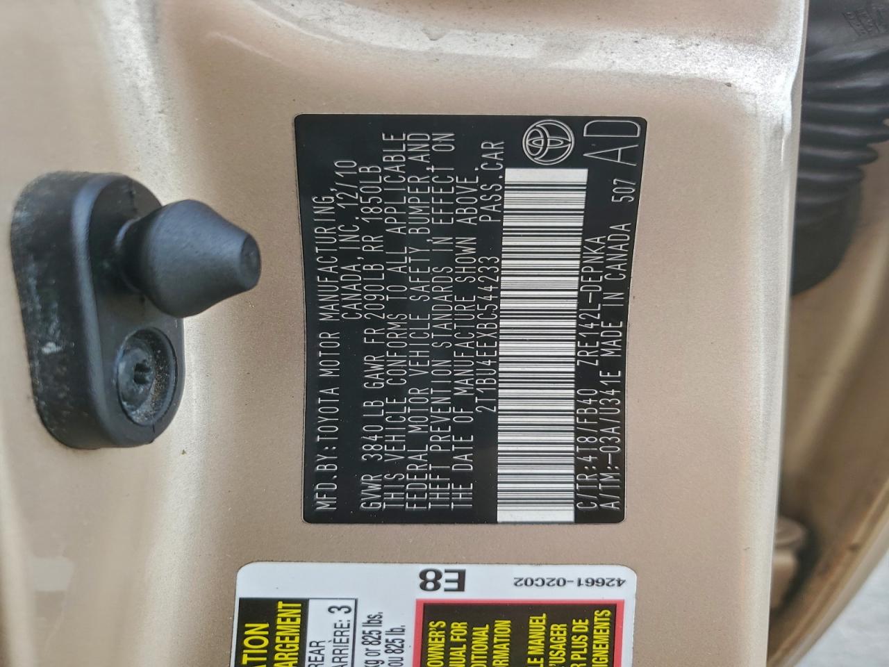 Toyota Corolla Base Image 13