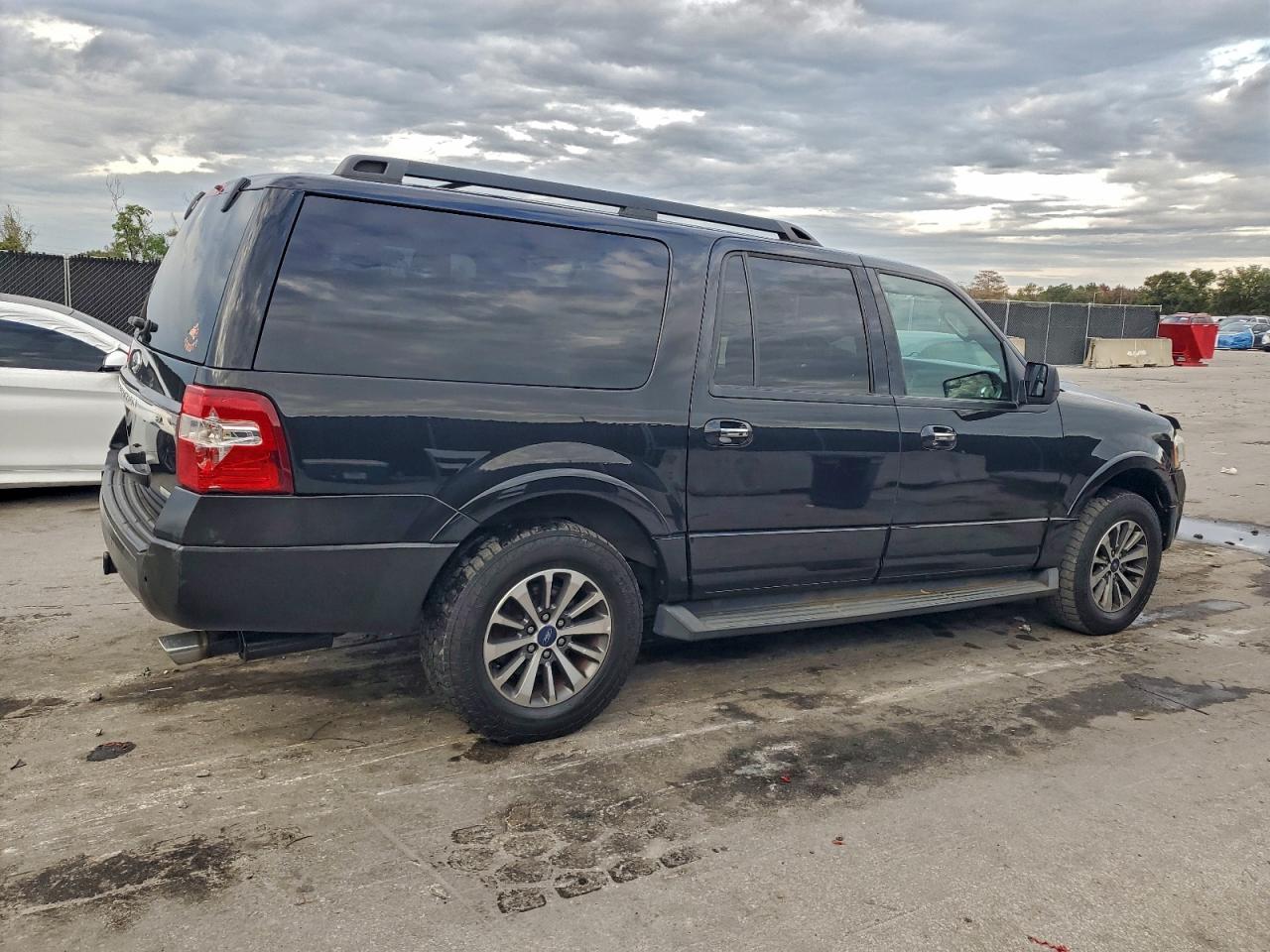 Ford Expedition El Xlt Image 7
