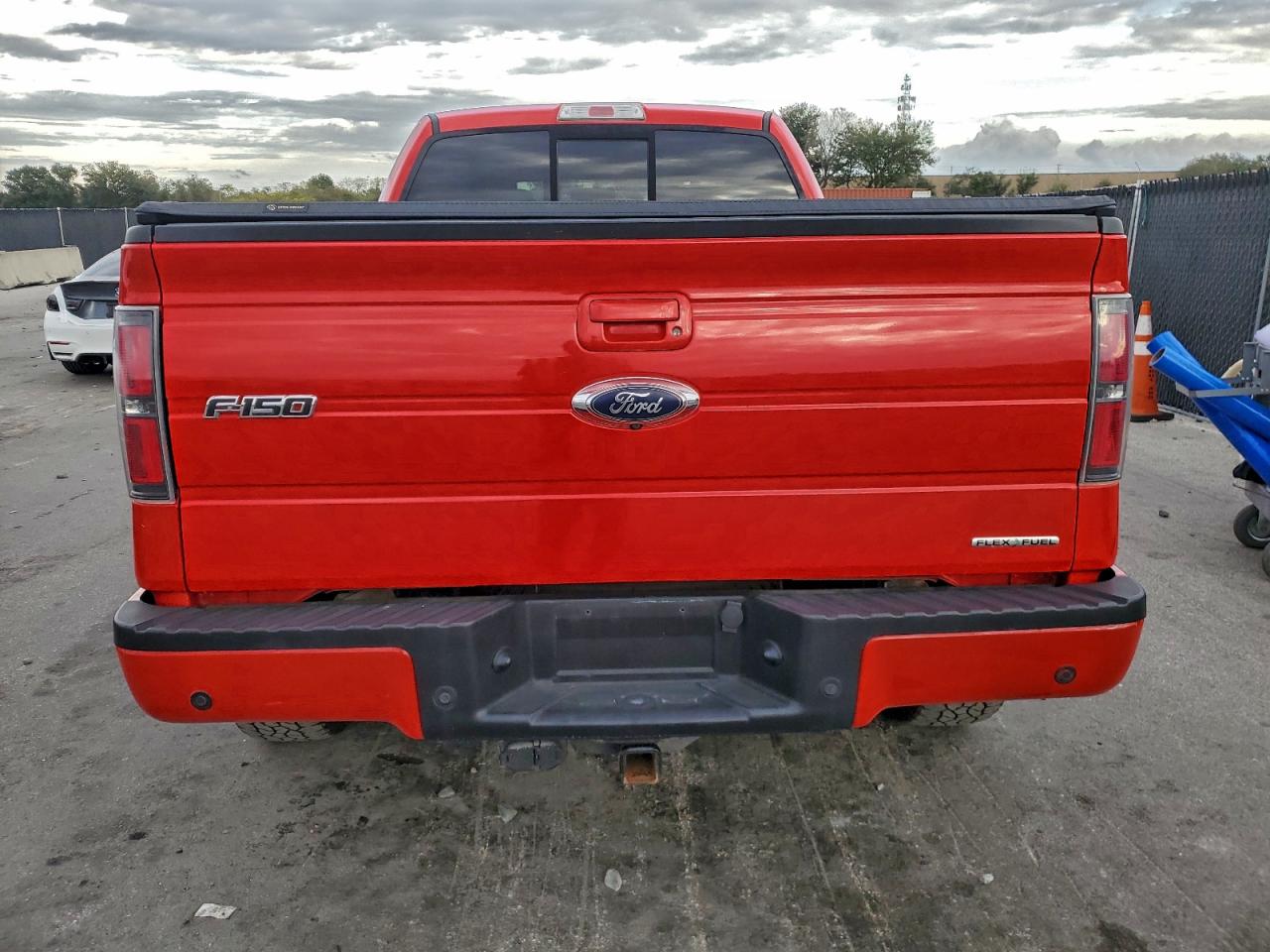Ford F-150 Supercrew Image 10
