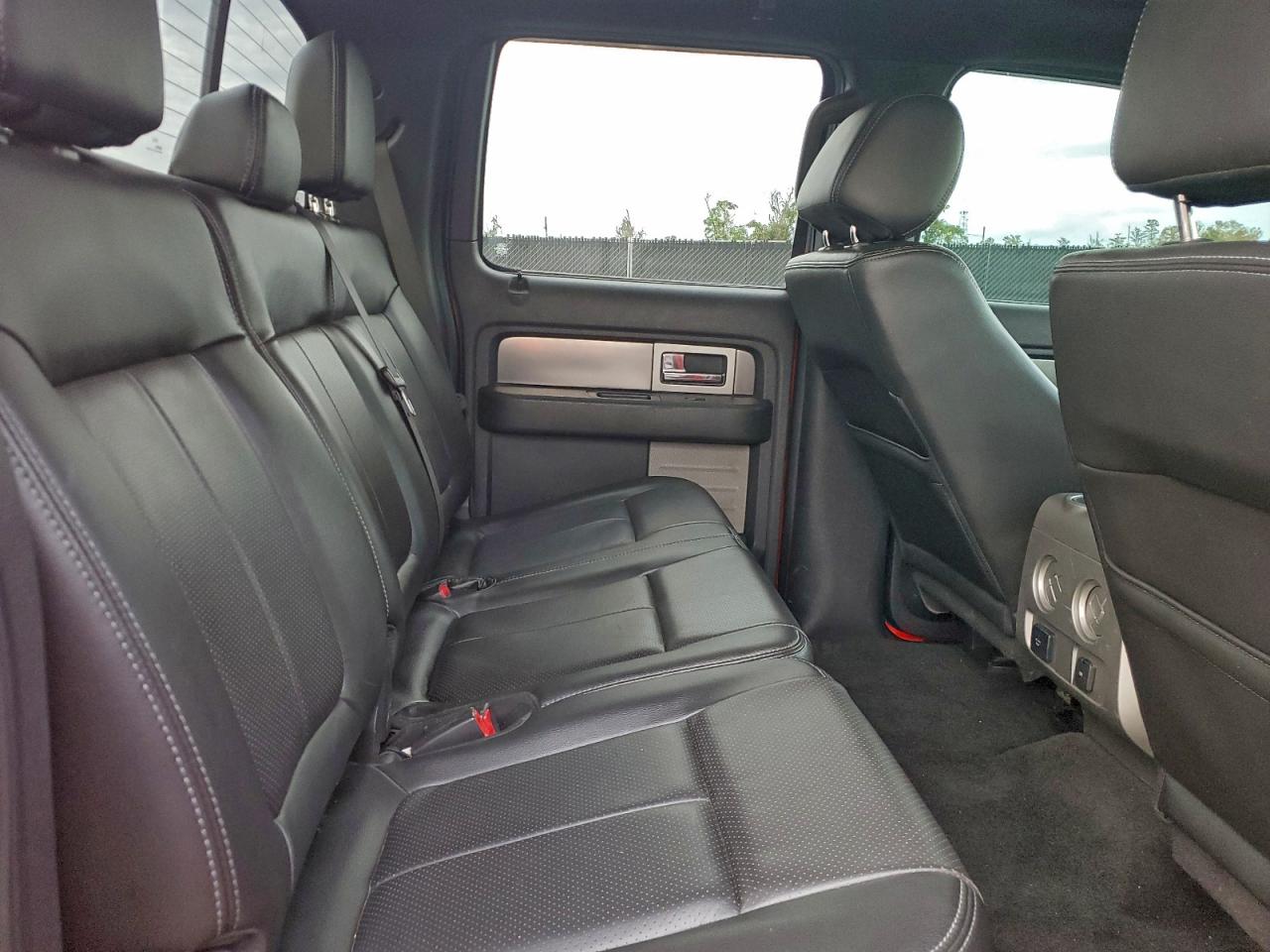 Ford F-150 Supercrew Image 8