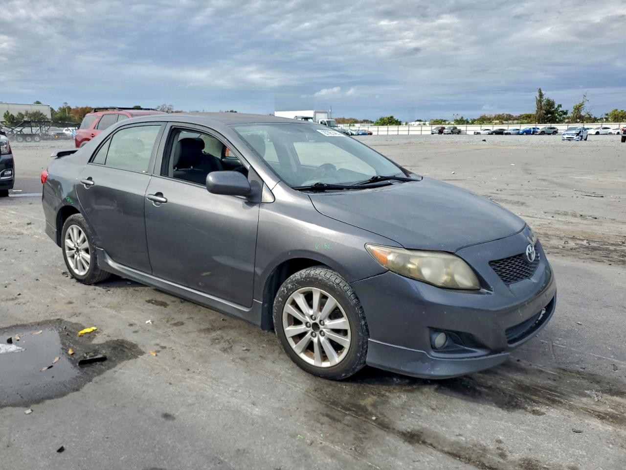 Toyota Corolla Base Image 3