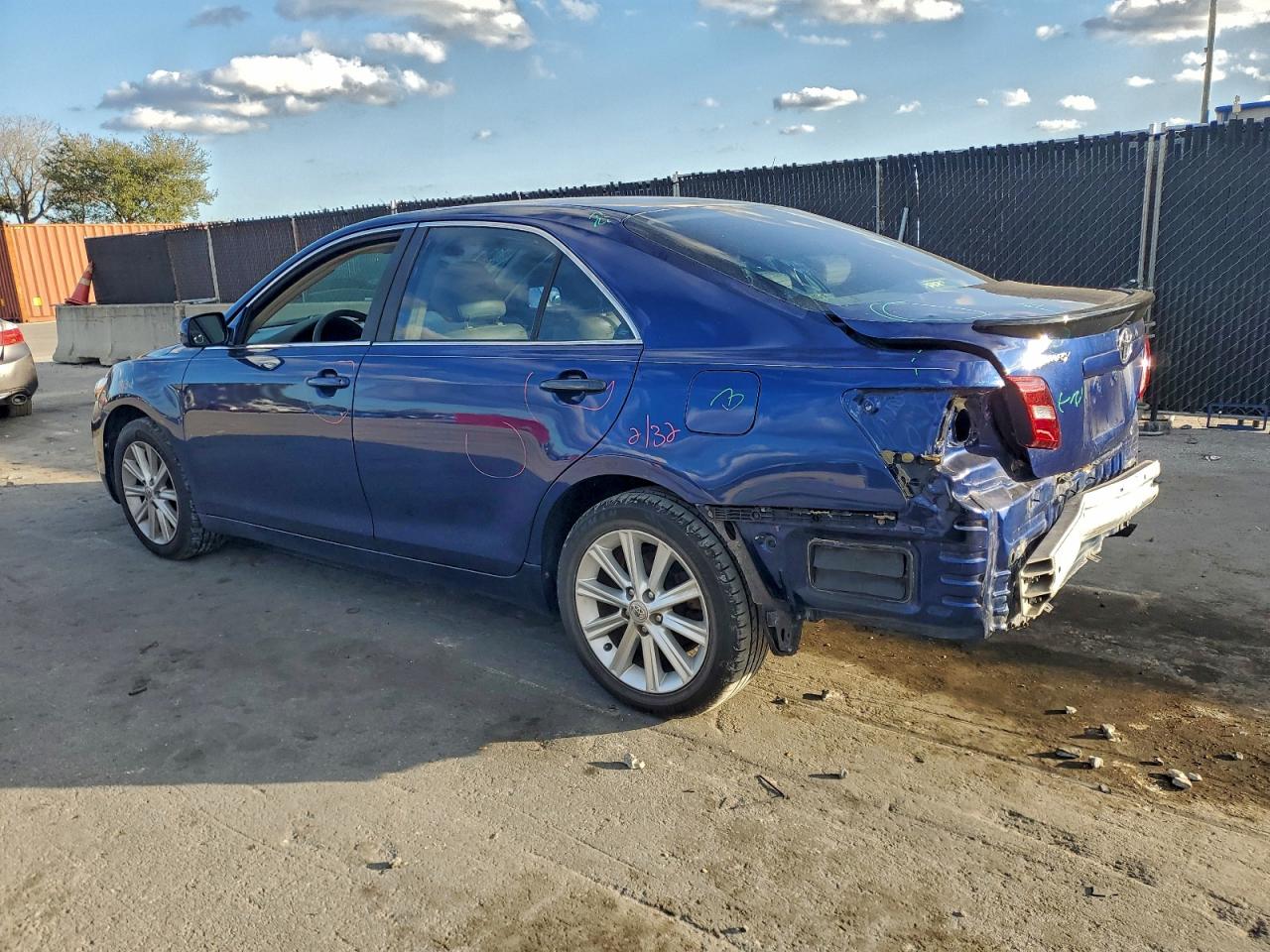 Toyota Camry Ce Image 9