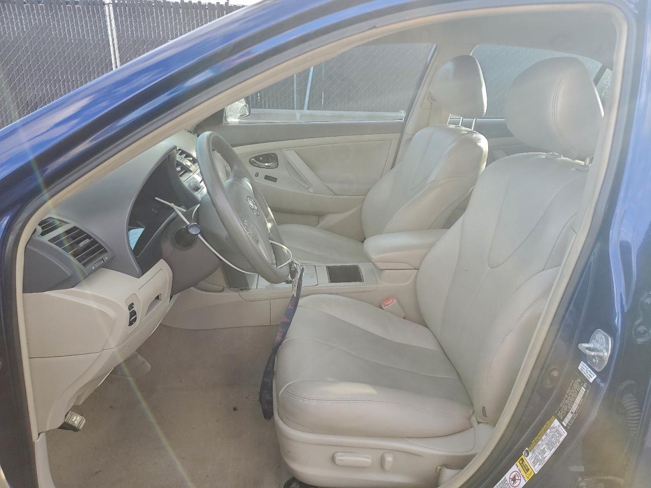 Toyota Camry Ce Image 13