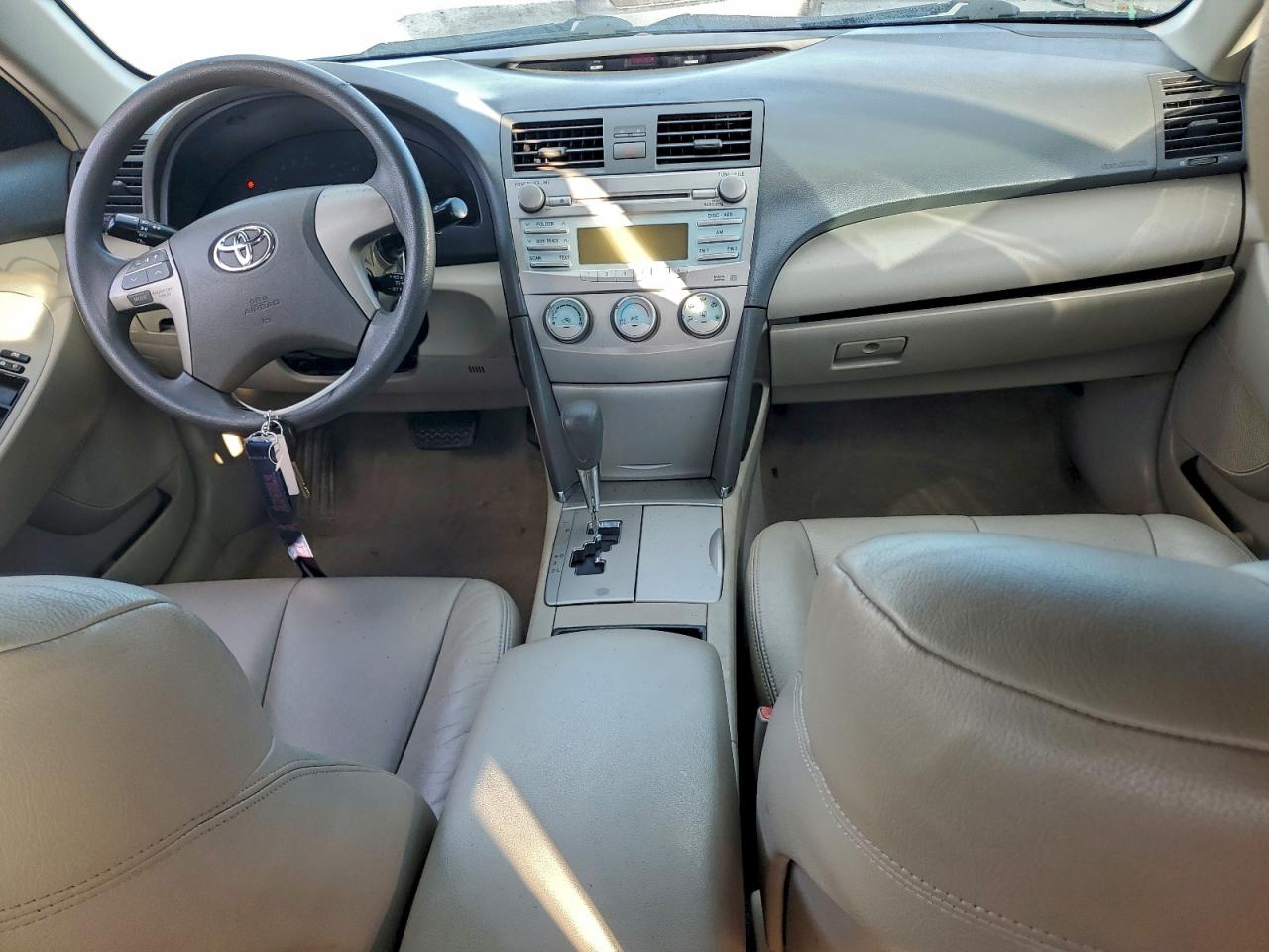 Toyota Camry Ce Image 7