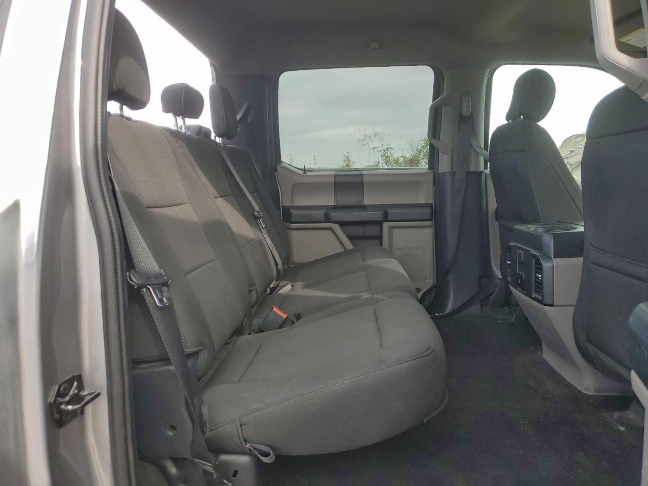 Ford F-150 Supercrew Image 8