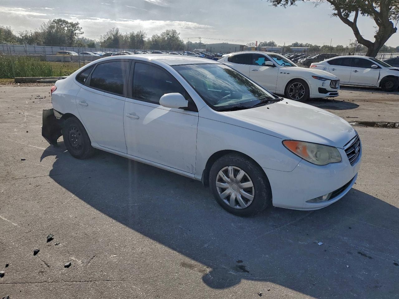 Hyundai ELANTRA Gls Image 12