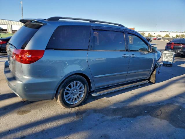 Toyota Sienna Xle Image 10