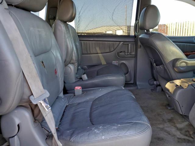 Toyota Sienna Xle Image 8