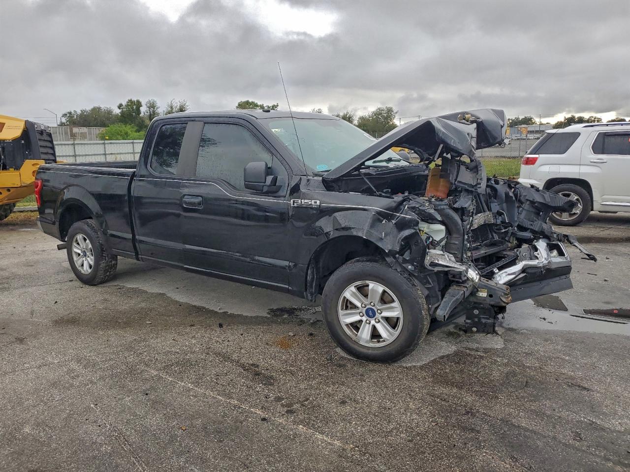 Ford F-150 Super Cab Image 5