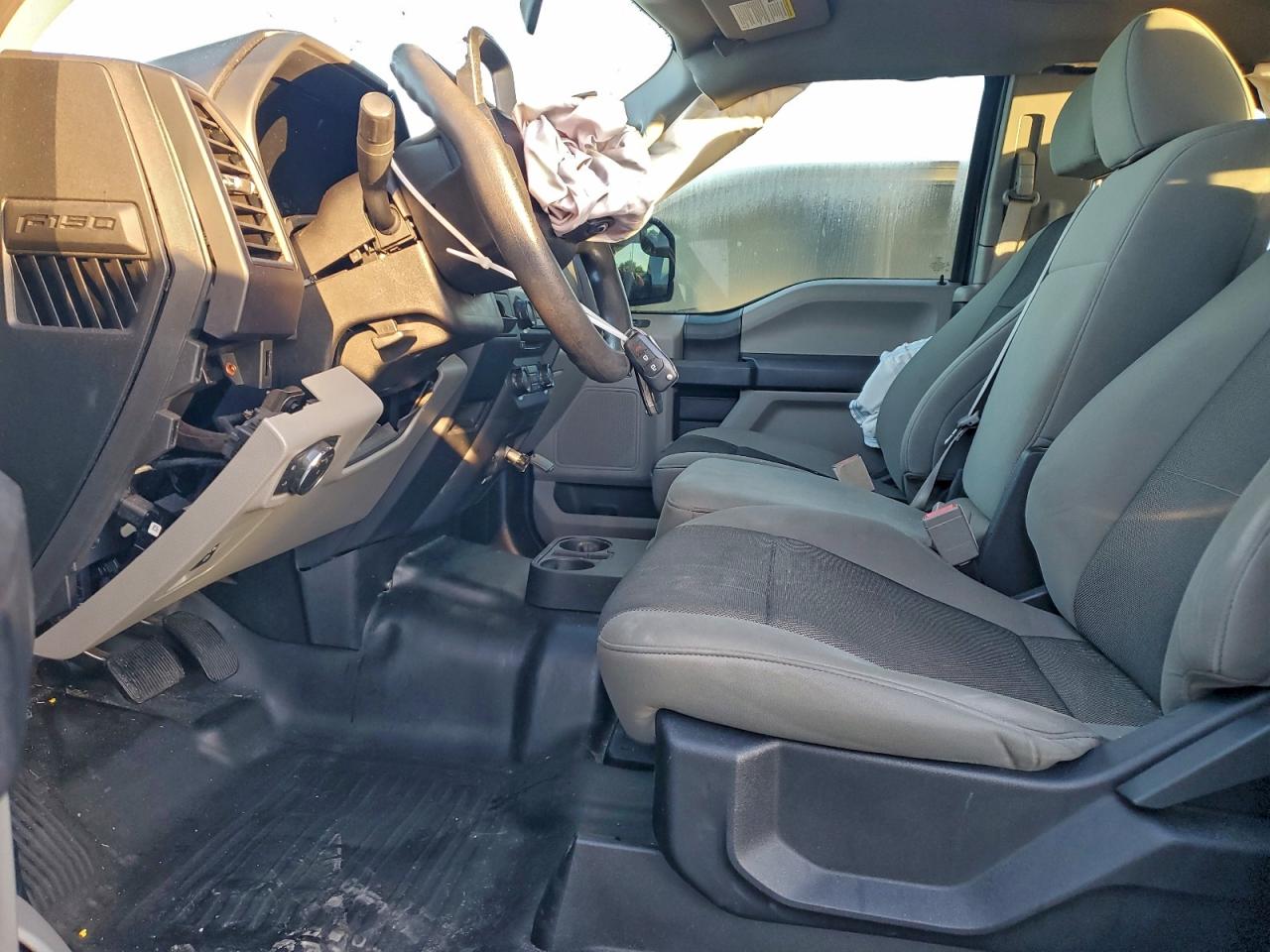 Ford F-150 Super Cab Image 10