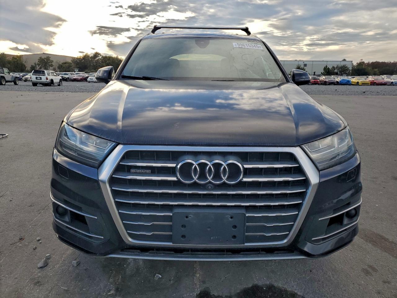 Audi Q7 Premium Plus Image 12