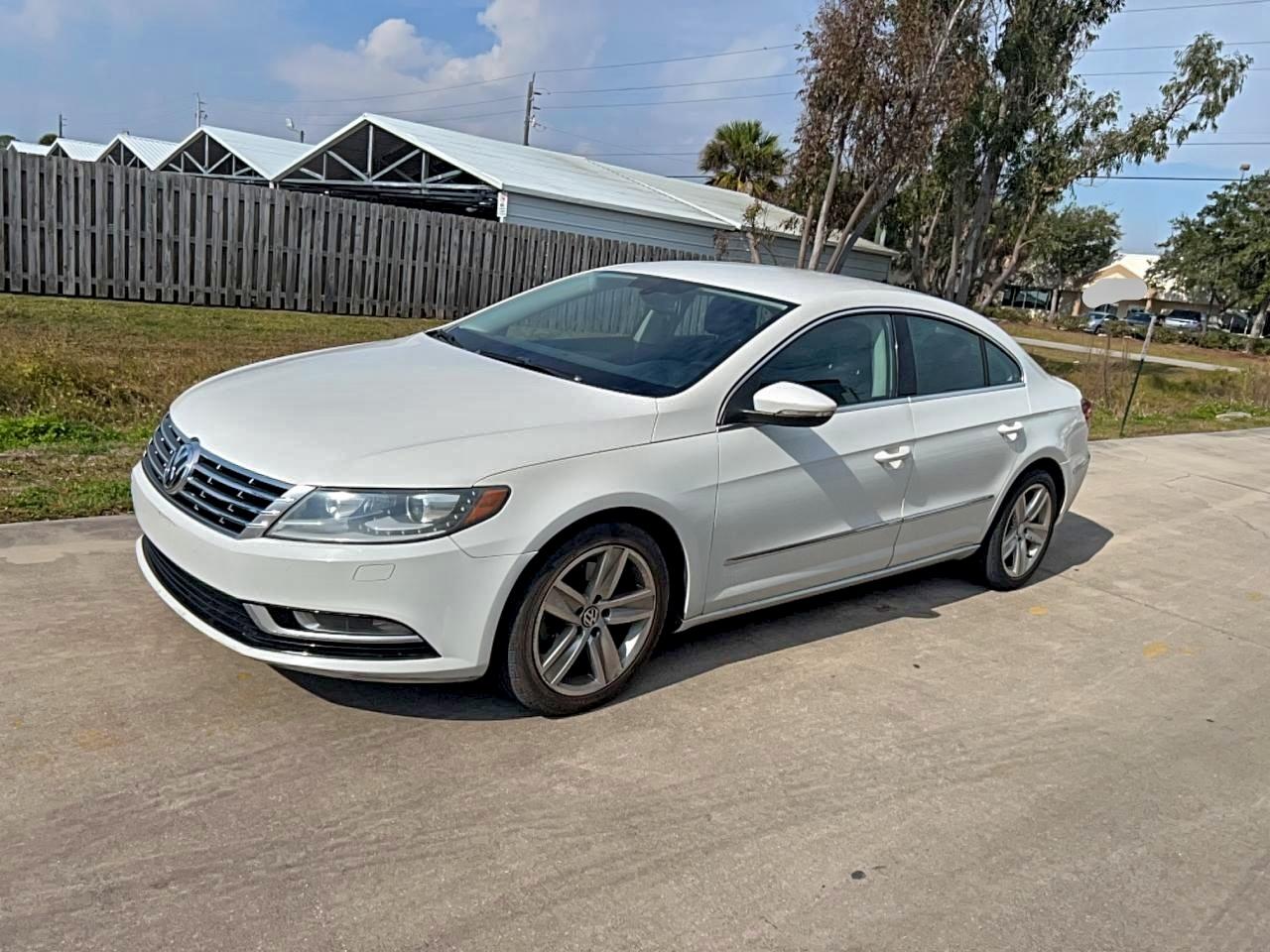 Volkswagen CC Sport Image 2