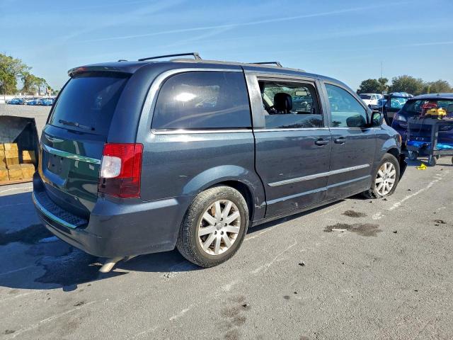 Chrysler Minivan Touring Image 9