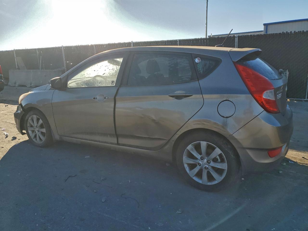 Hyundai ACCENT Gls Image 5