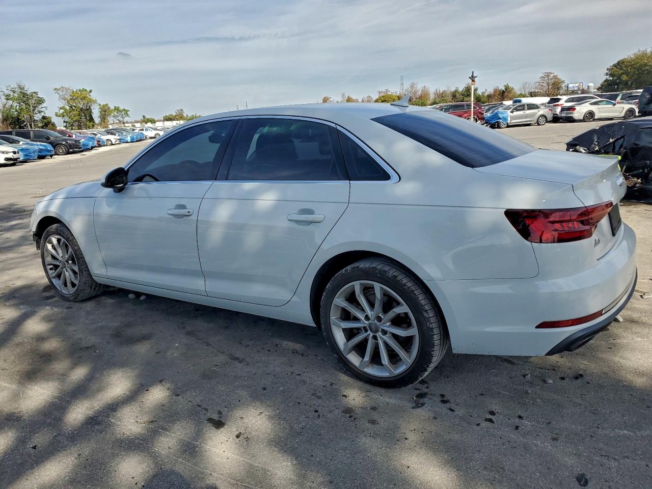 Audi A4 Premium Image 3