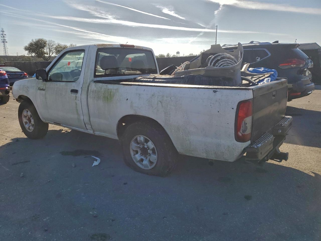 Nissan Frontier Xe Image 3