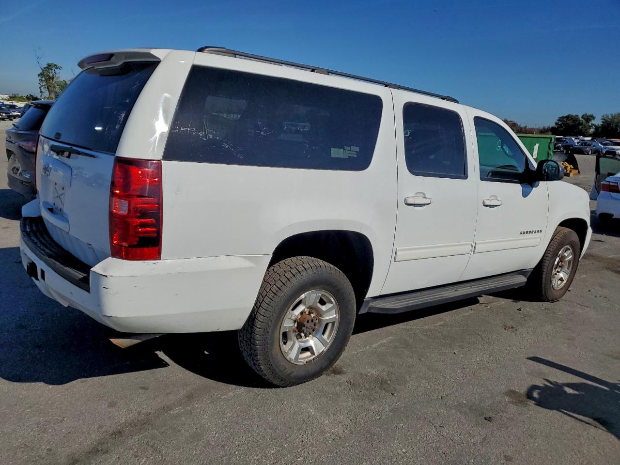 Chevrolet Suburban K2500 Ls Image 9