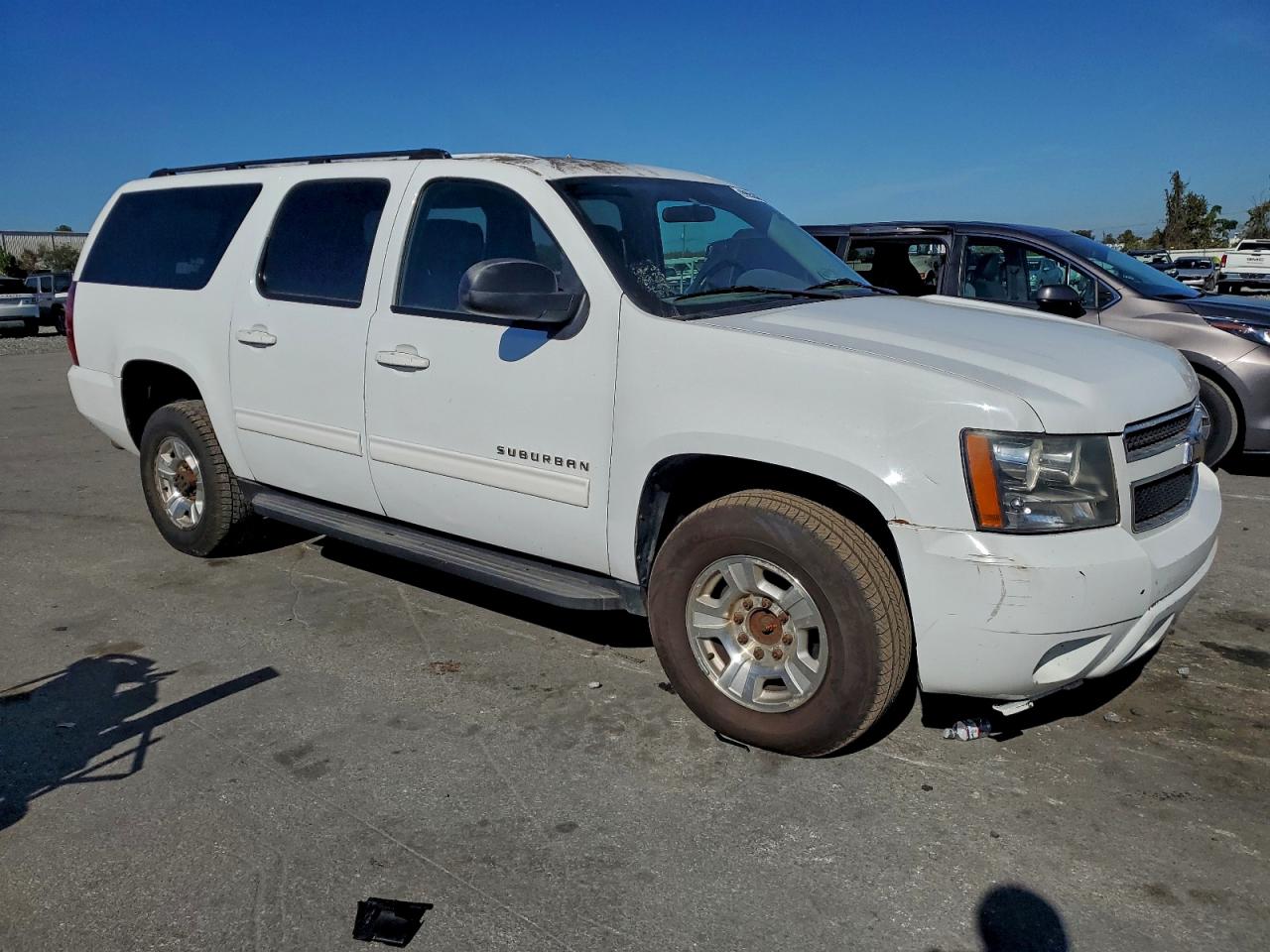 Chevrolet Suburban K2500 Ls Image 11