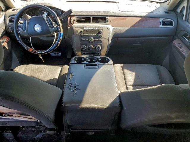 Chevrolet Suburban K2500 Ls Image 5