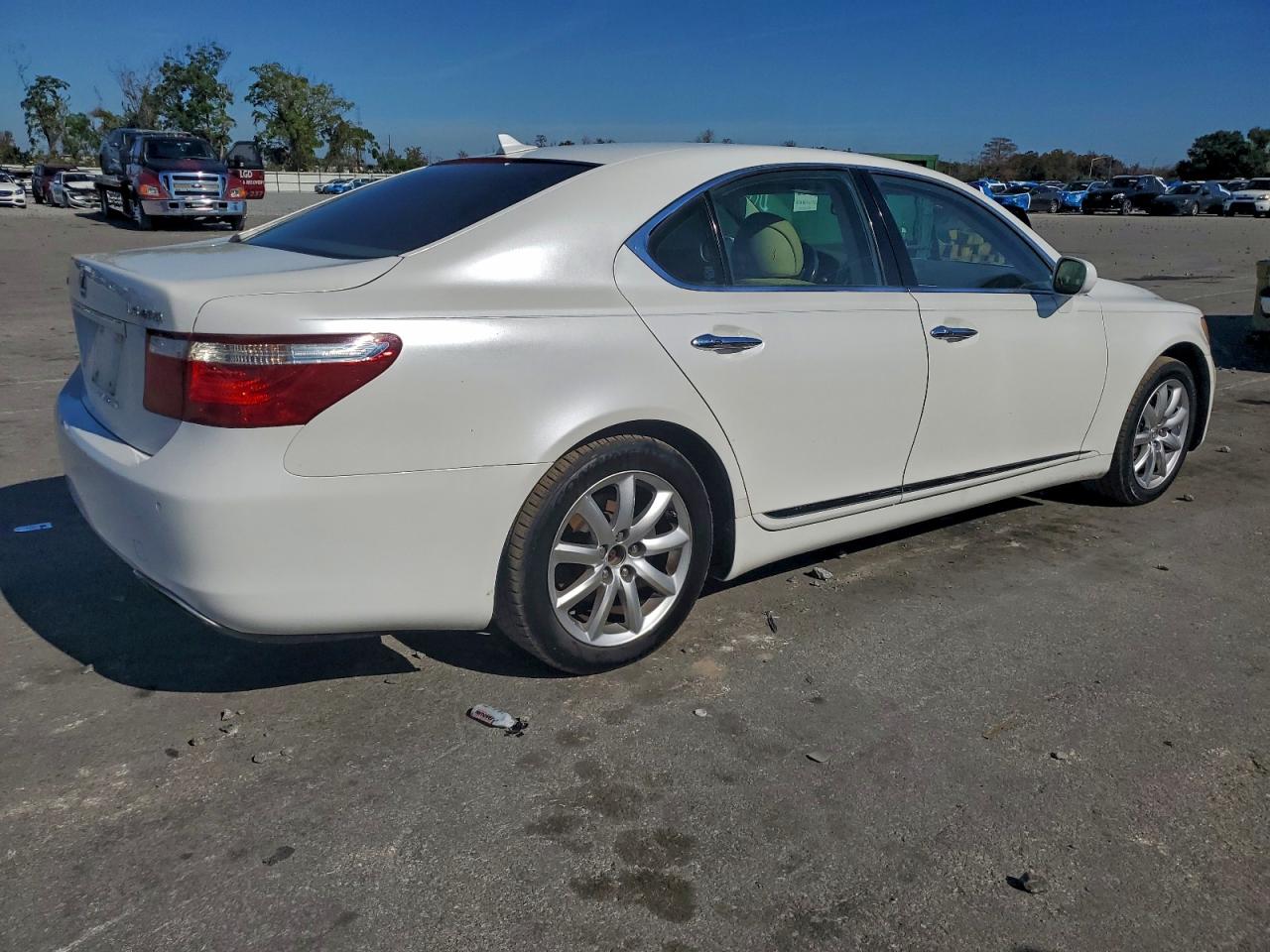 Lexus LS 460 Image 7