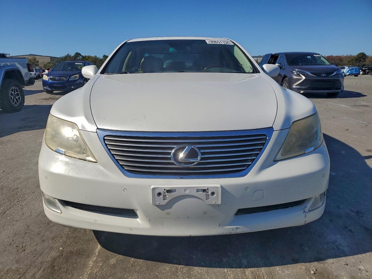 Lexus LS 460 Image 11