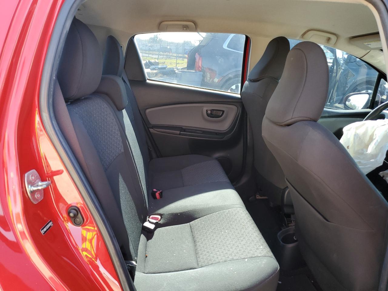 Toyota Yaris Image 11