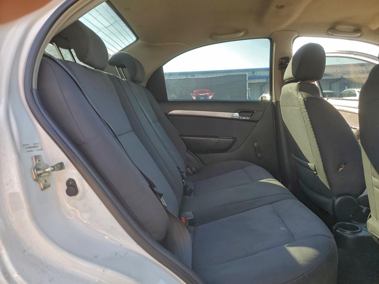 Chevrolet Aveo Ls Image 12