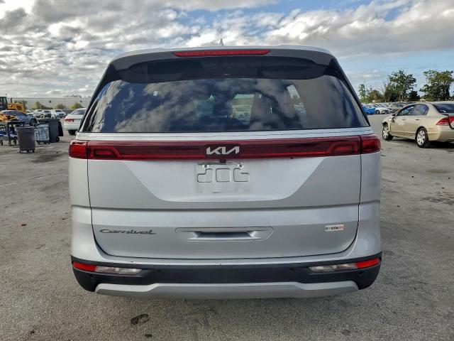 Kia Carnival Lx Image 5